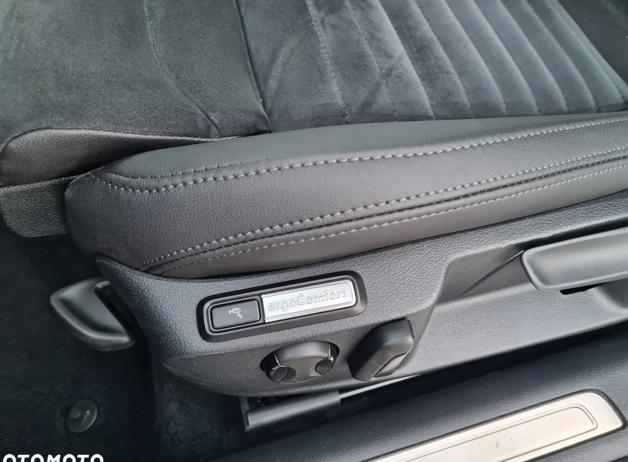 Volkswagen Passat cena 65900 przebieg: 129000, rok produkcji 2018 z Gniezno małe 211